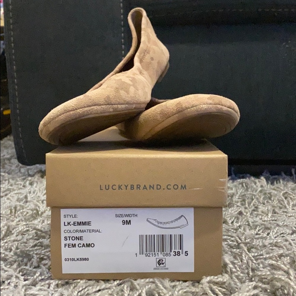 Never worn beautiful and comfortable ballet flats